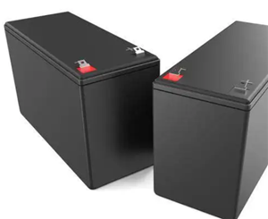 What are the hazards of mixing old and new UPS batteries?